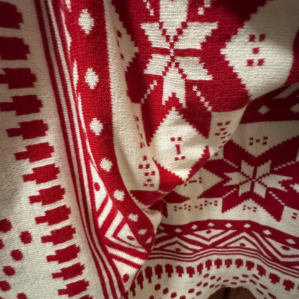 Red and White Patterned Blanket